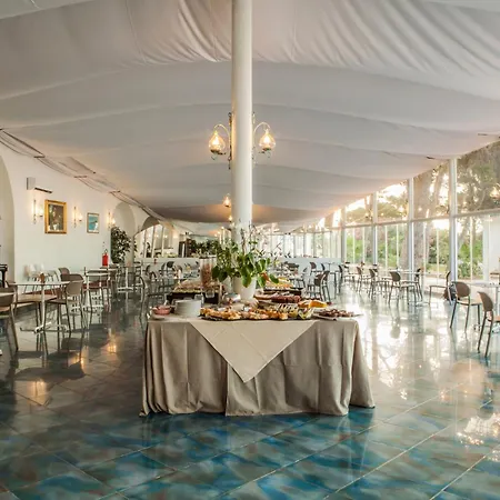 New Barcavela 4* סנטה מרגריטה די פולה